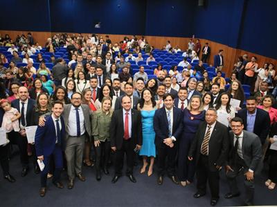 Foto da Notícia: Novos advogados e estagiários recebem certidões no auditório da Seccional