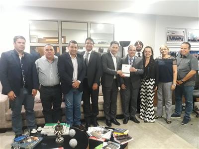 Foto da Notícia: Titular da Sema reúne-se com diretoria da OAB-MT em busca de trabalho compartilhado