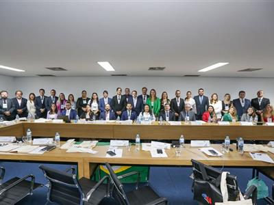 Foto da Notícia: Na Conferência de BH, Thaís Brazil destaca política exemplar de acesso a cursos da ESA-MT